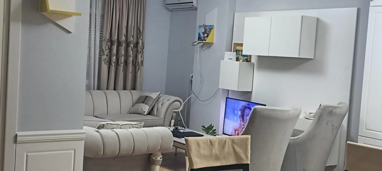 Comfy Apartament Tirana Apartment