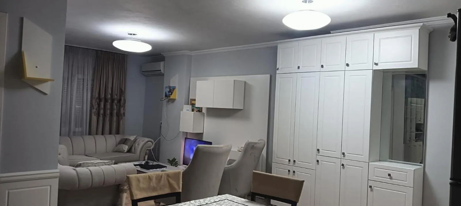 Comfy Apartament Tirana Albania